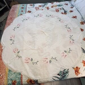 Vintage Tablecloth Hand Cross Stitch Pink Floral Crochet Lace 60" Round Scallop
